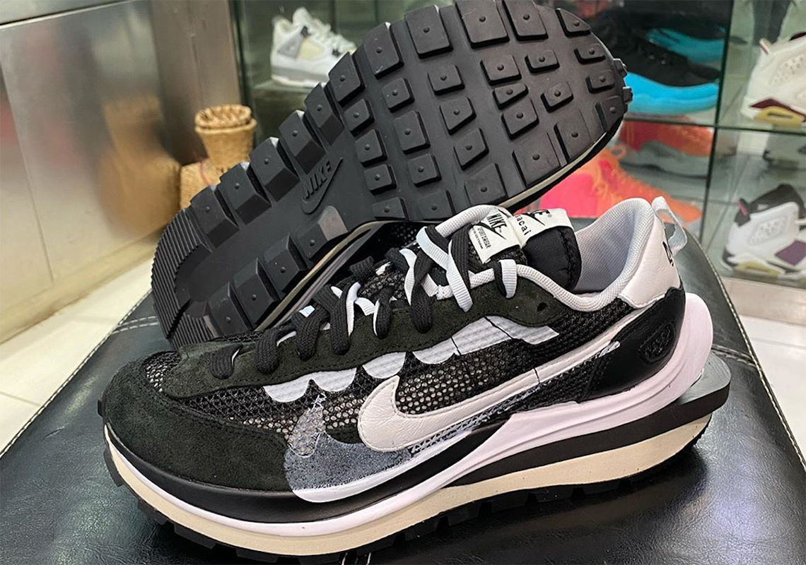 nike sacai waffle new colorways