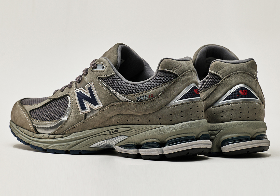 2002 new balance grey