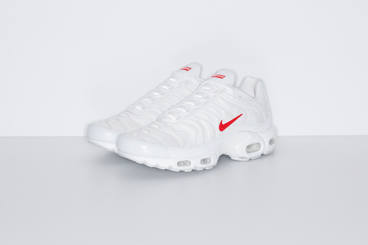 Nike store vapormax supreme