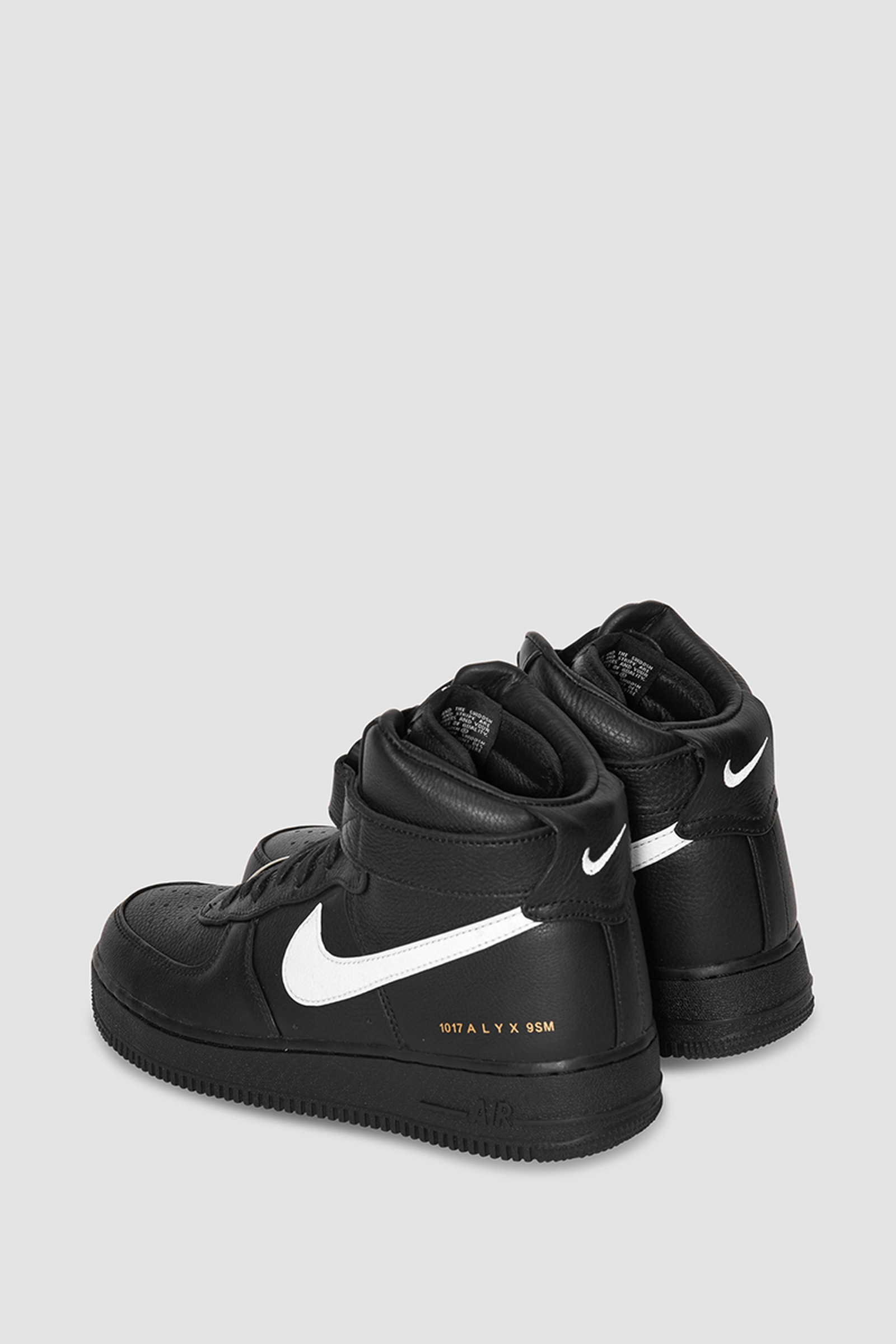 solesavy.com/wp-content/uploads/2020/10/alyx-nike-...