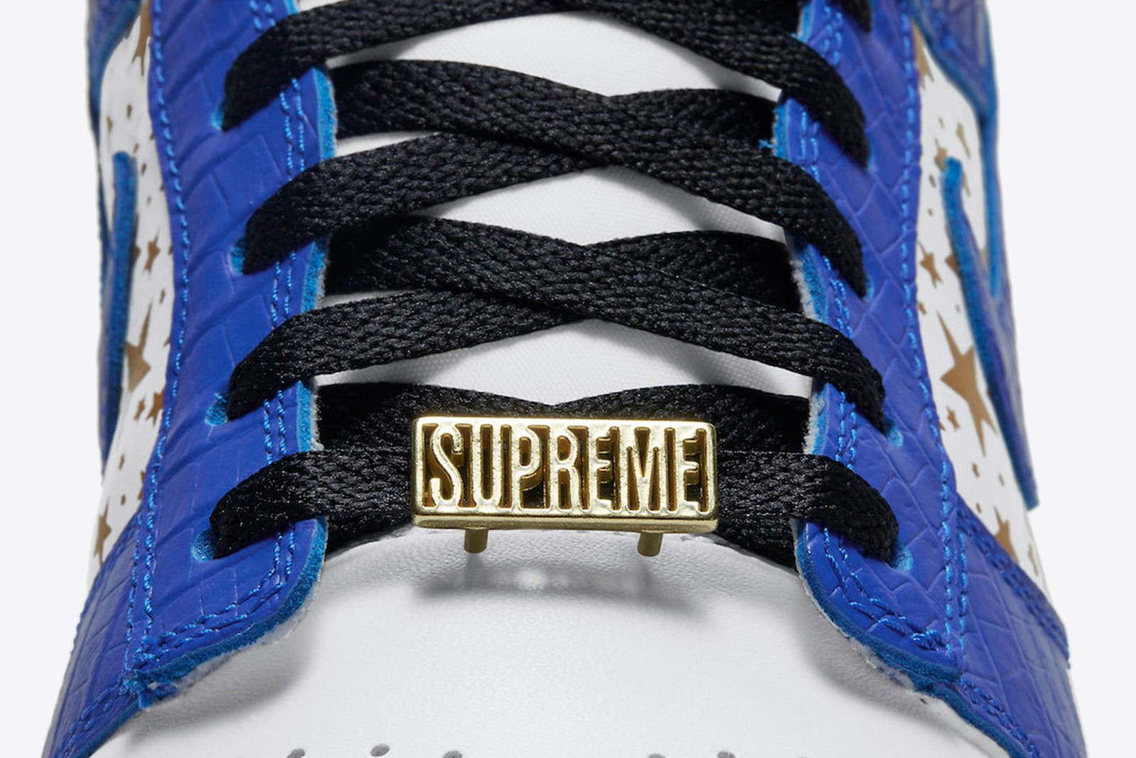 Official Images of Supreme x Nike Dunk Low Hyper Blue Arrive