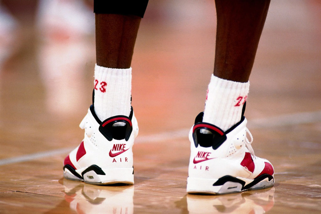 Youth Nike Michael Jordan #23 White North Carolina Tar Heels Name & Number T -Shirt