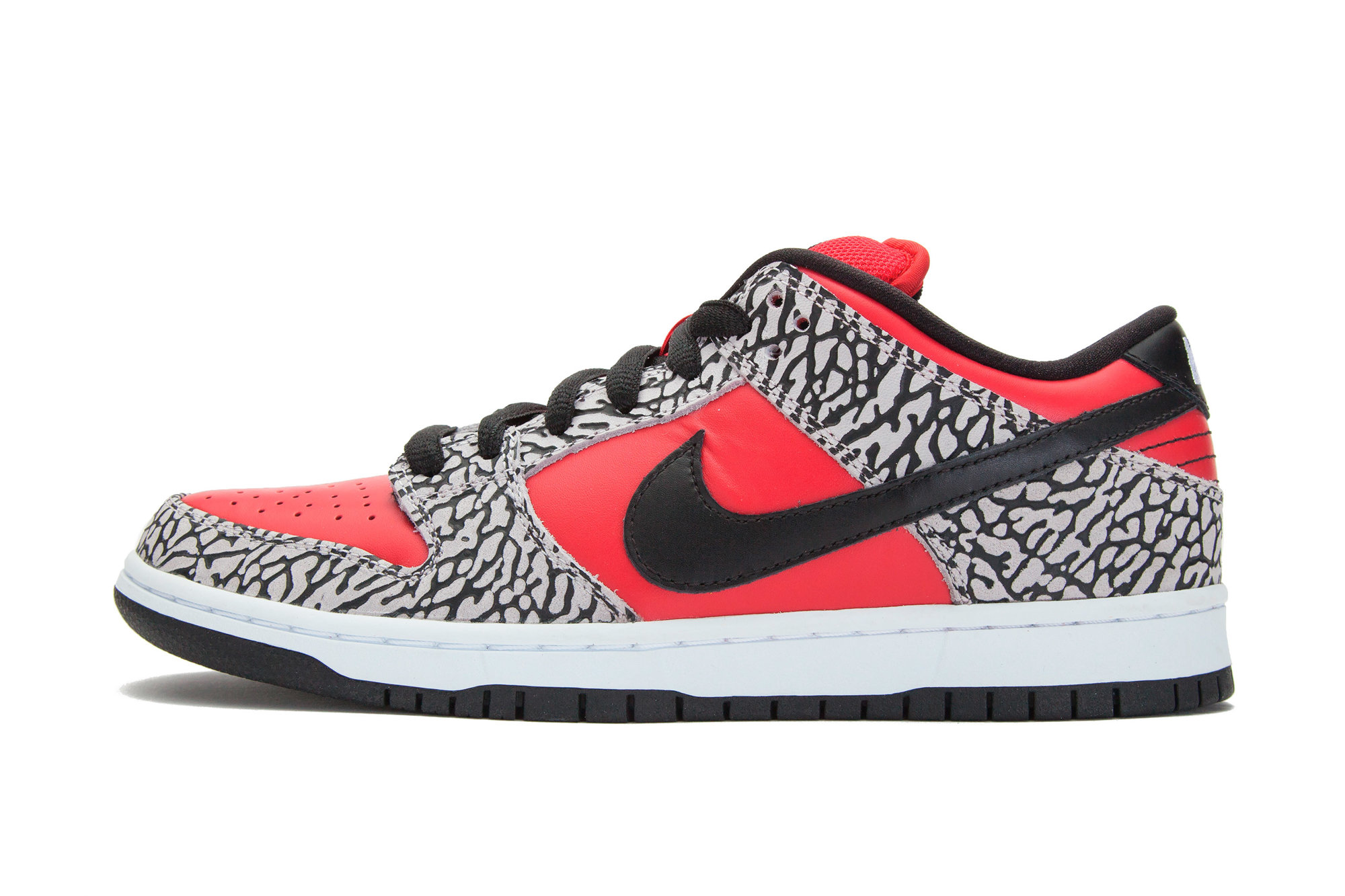 2008 Nike SB Dunk Low Premium Supreme New York Red Elephant Print size 9