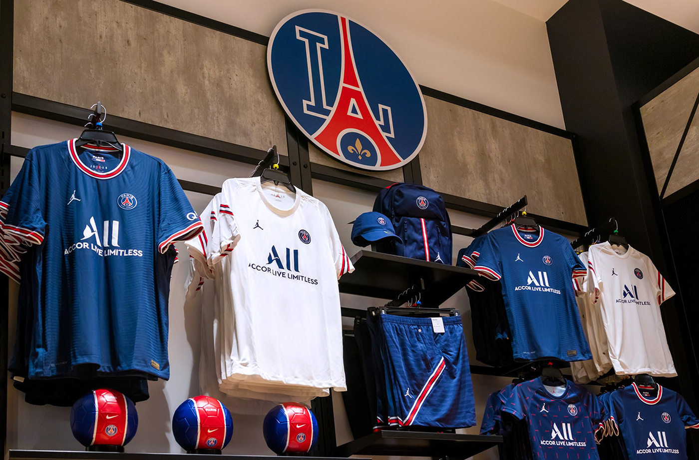 PARIS SAINT-GERMAIN CONTINUES LIDS PARTNERSHIP WITH NEW LAS VEGAS STORE -  MR Magazine