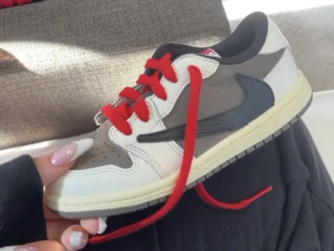 TRAVIS SCOTT X AIR JORDAN 1 LOW - REGISTER NOW