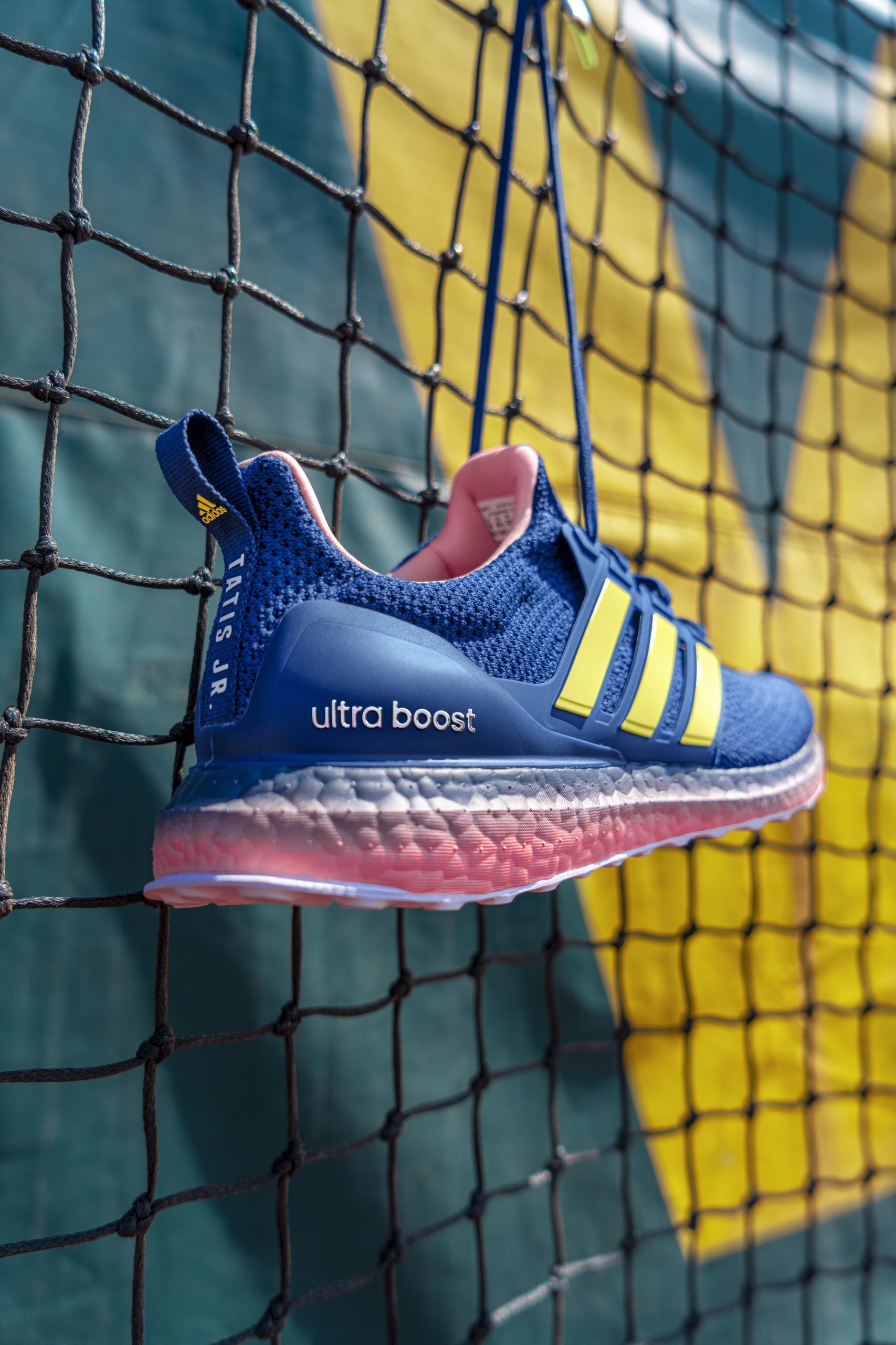 Junior adidas hot sale ultra boost