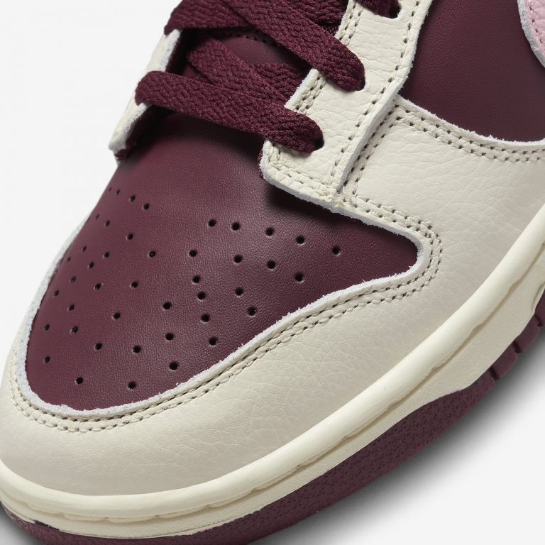 Nike Dunk Low Valentine