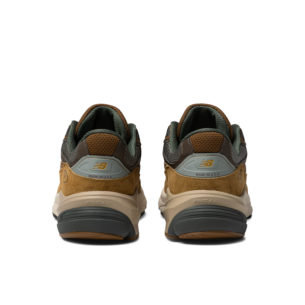 Carhartt WIP x New Balance 990v6